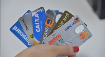 CMN padroniza juros para rotativo do cartão de crédito